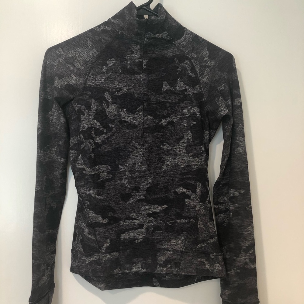 Lululemon 1/2 zip - Picture 4 of 5